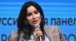 Тина Канделаки