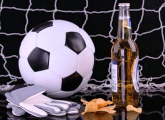 В Госдуму внесли законопроект о снятии ограничений на рекламу пива в спортивных СМИ