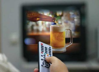 Минкомсвязь поддержала законопроект о сохранении рекламы пива в России