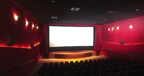 Собянин разрешил кинотеатрам в Москве открыться 1 августа