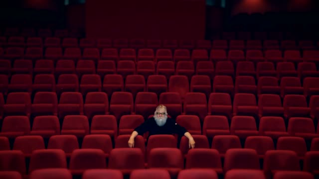 Половине российских кинотеатров грозит закрытие в течение ближайших двух месяцев