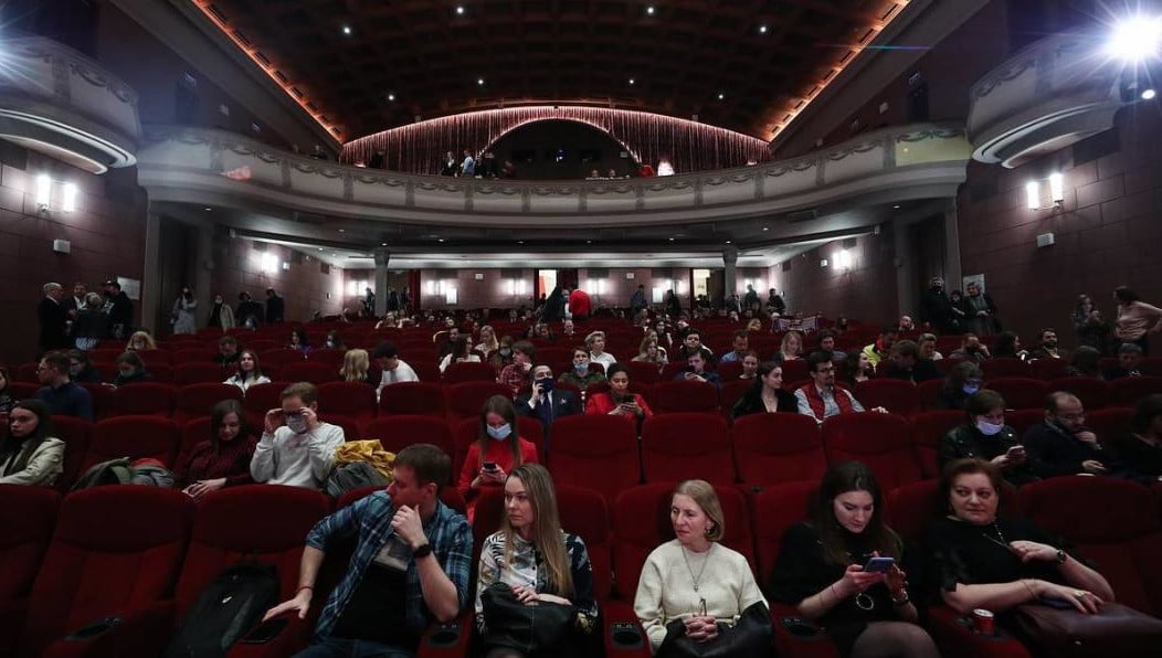 Кассовые сборы российских кинотеатров в новогодние праздники превысили 5,6 млрд рублей