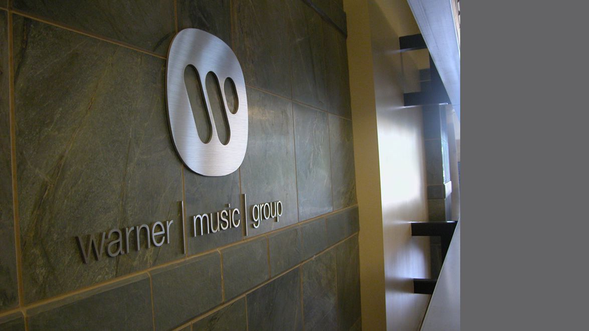 Бывший топ-менеджер YouTube возглавит Warner Music