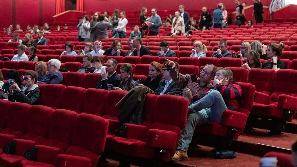 Средний чек на поход в кино в России сократился на 20% за год