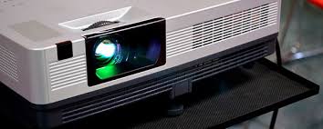 В августе 2025 г. российский рынок проекторов опять не радовал